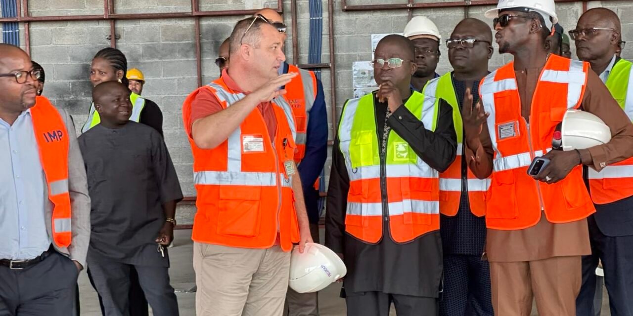 Ministro dos Transportes visita  obras de modernização do Aeroporto Internacional Osvaldo Vieira