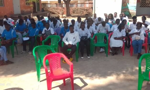 Regiões/Estudantes de 12º do Liceu “Professor Antero Sampaio” de Canchungo promovem palestra sobre  “Dia dos Heróis Nacionais”