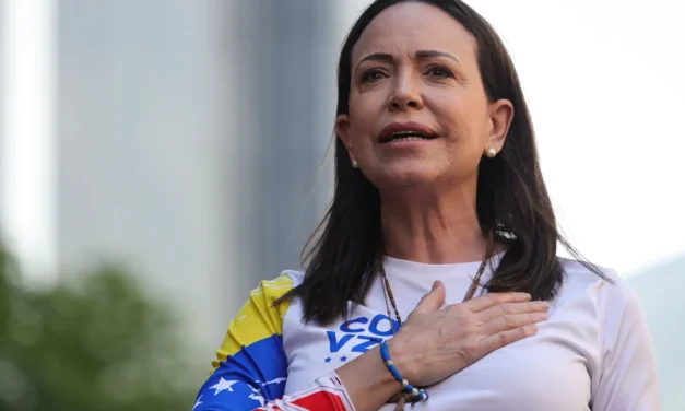 Venezuela/Corina Machado declara-se pronta para liderar Venezuela