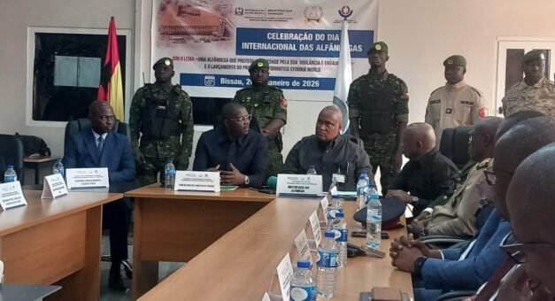 Primeiro-Ministro reafirma compromisso do governo com a modernização da administração aduaneira