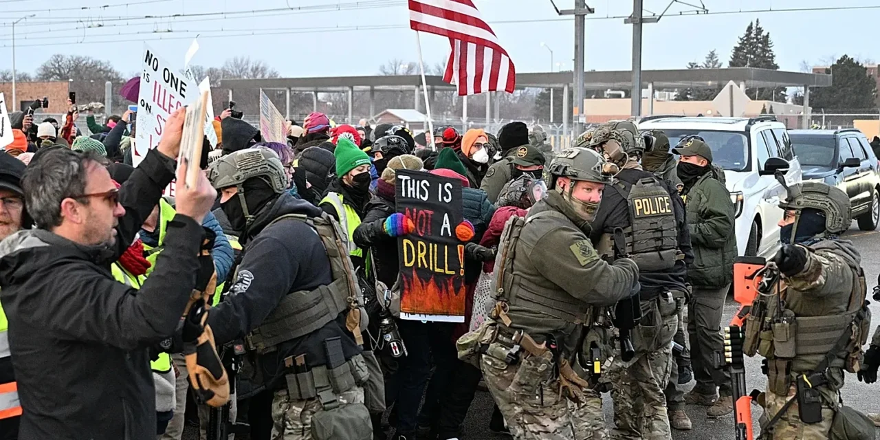 EUA/Morte de mulher por agente anti-imigração causa protestos em Minneapolis