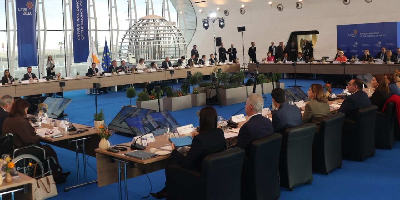 Portugal/ Políticos europeus pedem declaração de independência da UE