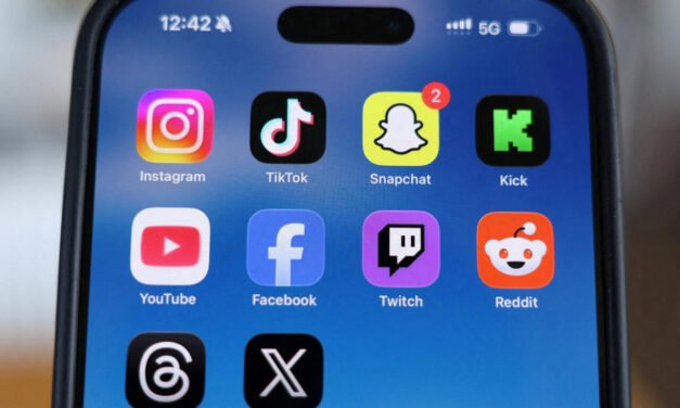 França/ deputados aprovam proibição de redes sociais para menores de 15 anos