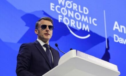 Suíça/Em Davos, o Presidente francês apela a “recusar a lei do mais forte”