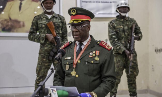 Presidente da República de Transição recebe cumprimentos de Ano Novo das autoridades do país