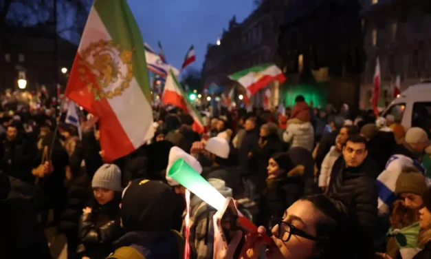 Irão/Milhares de mortos nos protestos