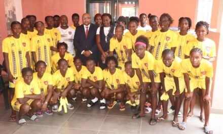 Presidente da FFGB visita as jogadoras da Seleção Sub-20 em estágio num dos hotéis de Bissau