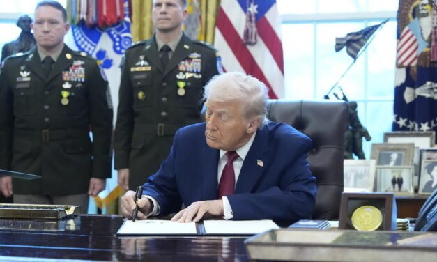 EUA/Donald Trump retira Estados Unidos de 66 acordos e organizações internacionais