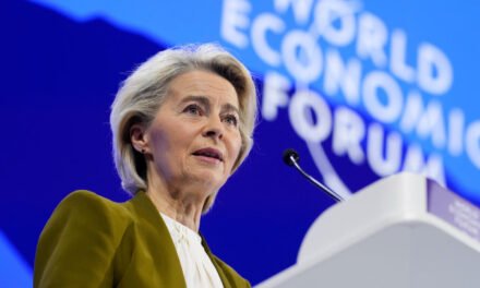 Suíça/Ursula Von Der Leyen promete resposta firme da Europa face às ameaças de Trump