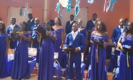 Regiões/Finalistas de Unidade Escolar do Sector de Nhacra recebem seus diplomas de 12º ano de escolaridade