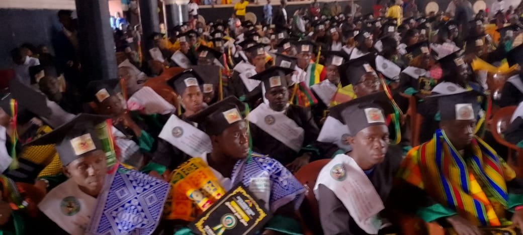 Regiões/Oitavo grupo de finalistas do ISFP de Mansoa receberem diplomas de fim de curso de professores