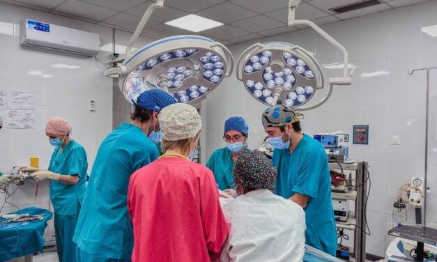 Equipa Médica espanhola já operou 37 crianças no Hospital de Bôr