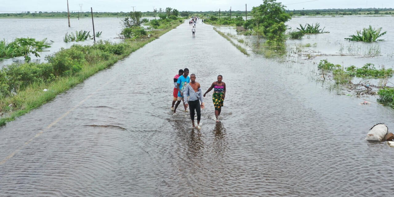 Moçambique/ Autoridades propõem alternativas perante as cheias