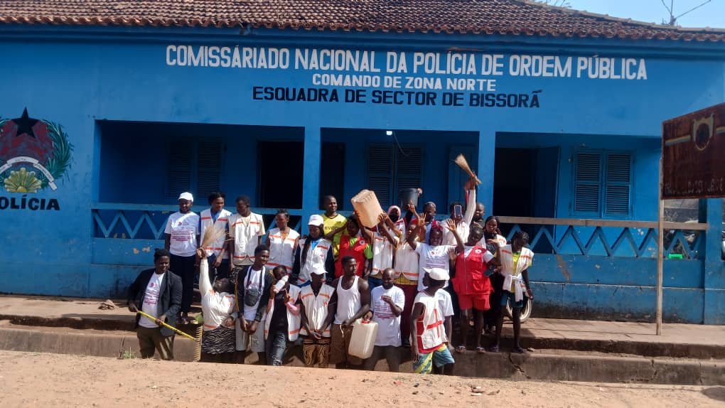 Regiões/  Cruz Vermelha do setor de Bissorã realiza  limpeza nas instalações da Esquadra da Polícia local