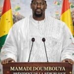 R. de Guine/Mamady Doumbouya toma posse para mandato de sete anos