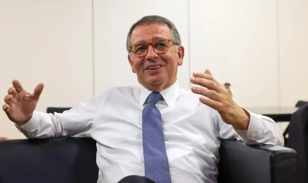 Portugal/António José Seguro é eleito presidente em votação histórica