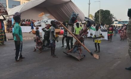 Oito grupos participaram no primeiro dia do Desfile do Carnaval 2026 em Bissau