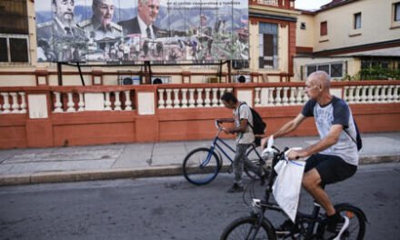 EUA/Trump descarta ação para derrubar regime, mas pede que Cuba “falida” conclua acordo com EUA