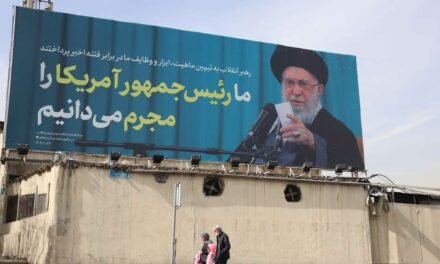 Irão/Líder supremo  pede demonstração de força nas ruas contra Estados Unidos