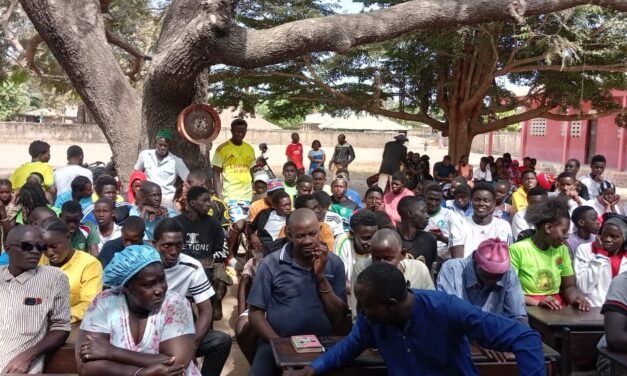 Regiões/Associação de alunos do Liceu Regional de Bissorã preocupada com falta de aulas de informática não obstante haver condições materiais para o efeito