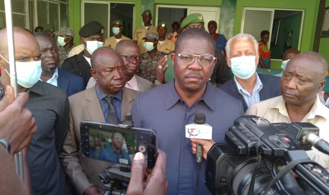 Primeiro-ministro promete tomar medidas para acabar com  comercialização de combustível em contentores improvisados  