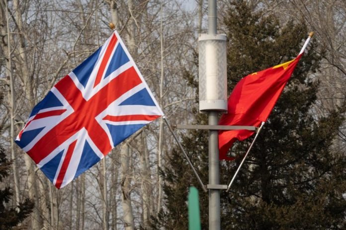 Reino Unido/Aliados históricos dos EUA cedem influência à China face a isolacionismo de Trump – analista