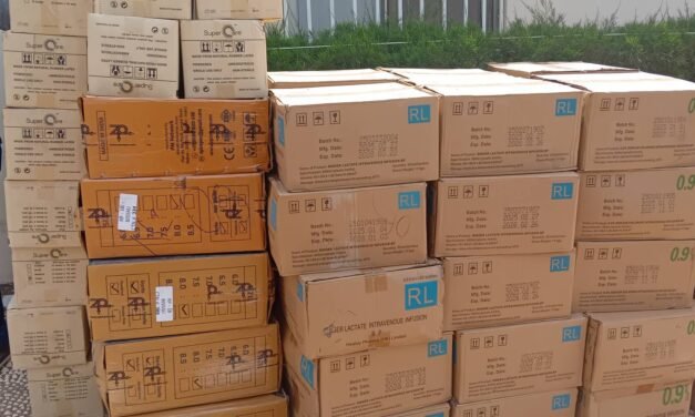 Ministro Quinhin Nantote considera doação do futebolista Roger Fernandes uma mais-valia para as vítimas de incêndio de Bafatá