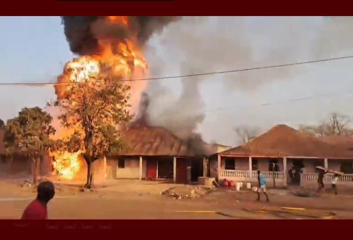 Regiões/Incêndio em Bafatá provoca um óbito entre 163 feridos