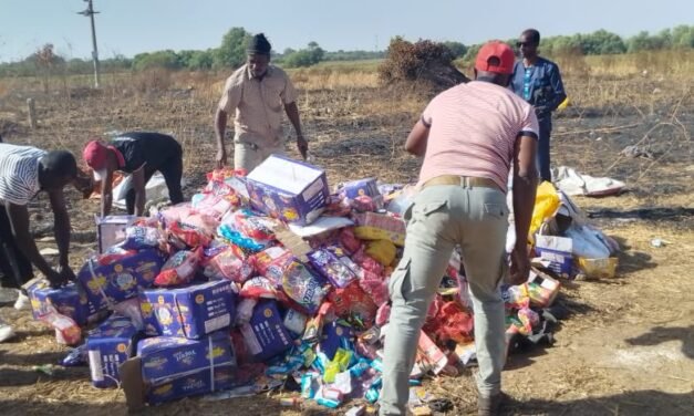 Regiões/Delegacia Regional de Comércio de Oio incinera produtos fora do prazo de validade