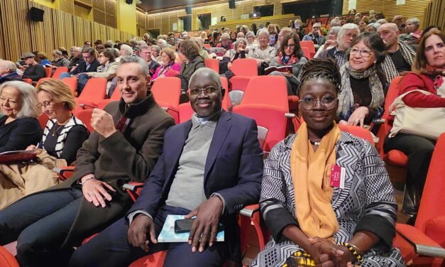 Presidente da C M de Varzim reitera compromisso da autarquia de promoção da leitura e criação literária no espaço lusófono