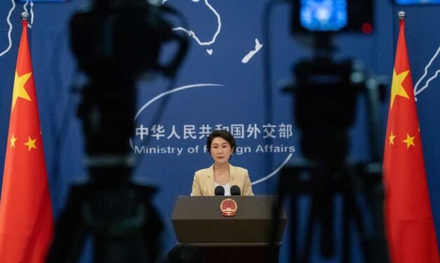 China/ Governo pede cessar de operações militares e destaca importância estratégica de Ormuz