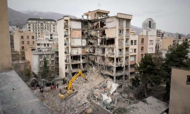 Médio Oriente/Irã nega negociações diretas com EUA para fim de conflito; ataques se espalham no Oriente Médio