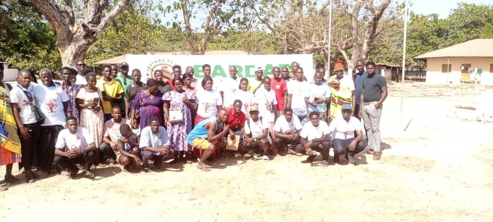 Regiões/Grupo kumpudures de Paz da região de Biombo promove encontro  com autoridades locais