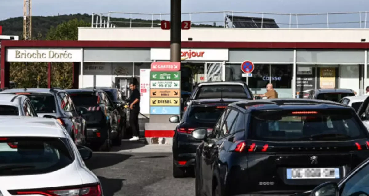 França/Crise no Golfo dispara preço dos combustíveis nos postos e pressiona países a reagir