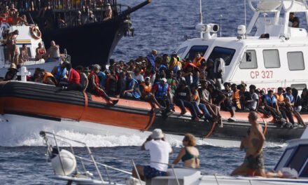 Bruxelas/Parlamento Europeu valida novas regras para deportações e centros de migrantes fora da UE