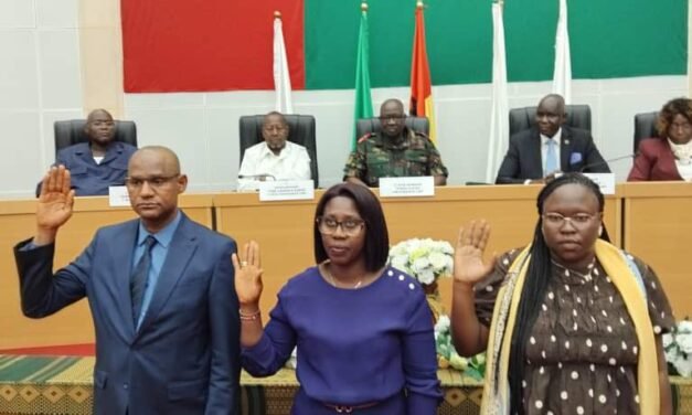 Presidente de CNT confere posse aos três membros do Secretariado Executivo da CNE