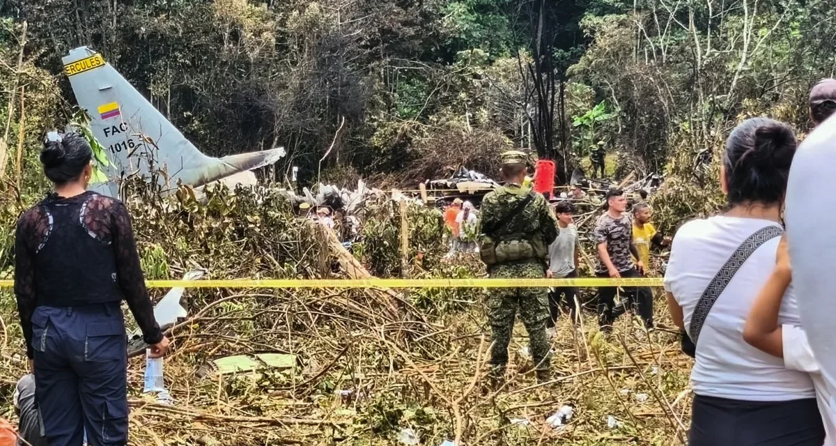 Colômbia/Avião militar cai  com 125 a bordo