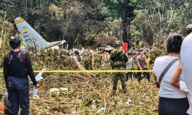 Colômbia/Avião militar cai  com 125 a bordo