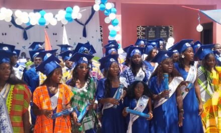 Regiões/ Finalistas de Liceu Regional de Bissorã recebem  Diplomas de 12° ano de escolaridade