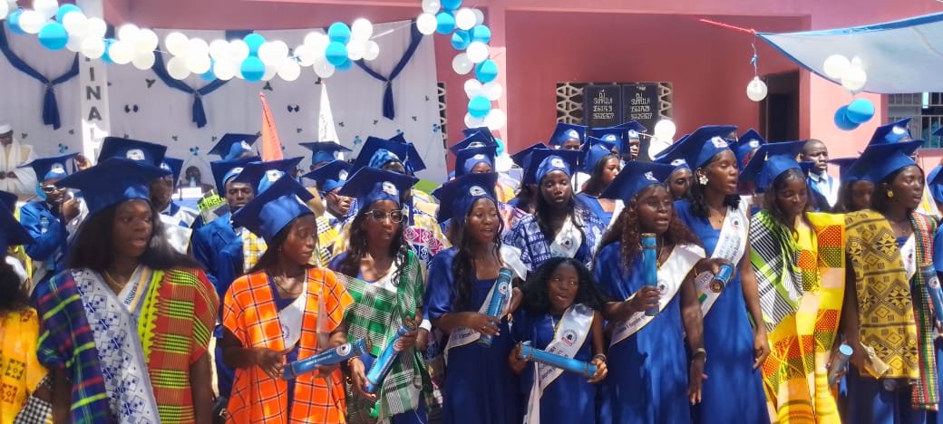 Regiões/ Finalistas de Liceu Regional de Bissorã recebem  Diplomas de 12° ano de escolaridade