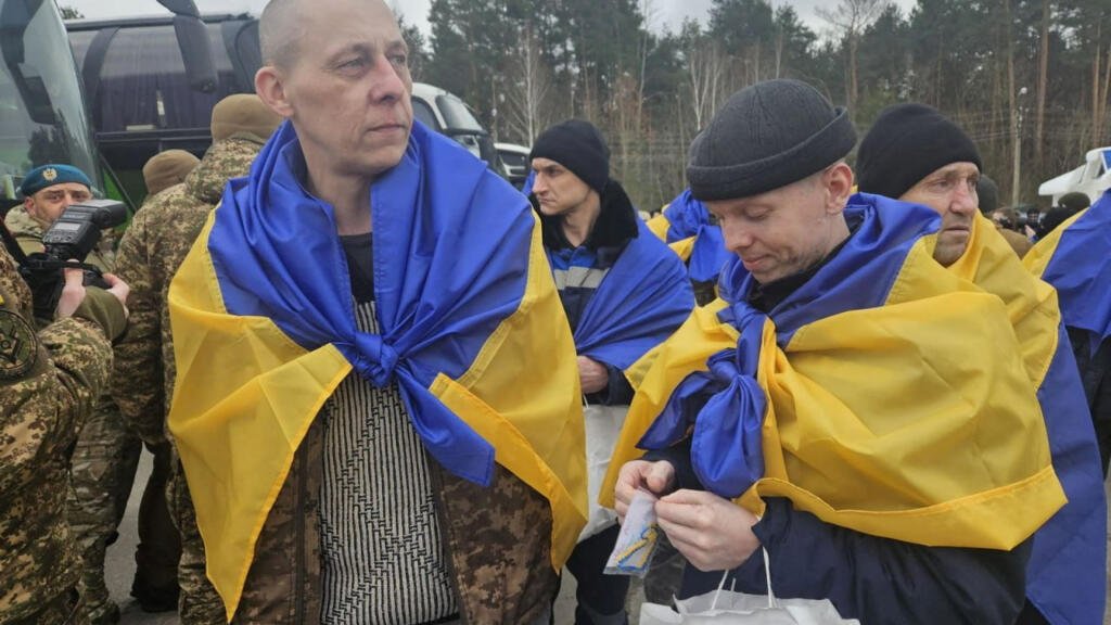 Rússia/Em meio a negociações travadas, Moscou e Kiev realizam troca de prisioneiros de guerra