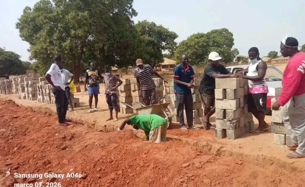 Regiões/Iniciam trabalhos de vedação do Estádio “Nino Vieira” em Ingoré