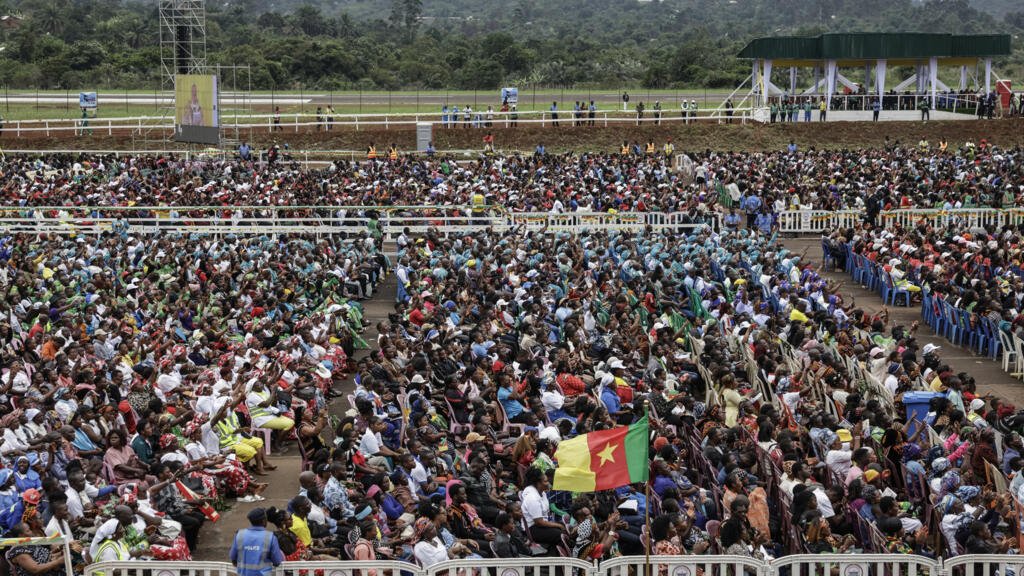 Camarões/Papa Leão XIV pede para multidão ‘não se entregar ao desespero’
