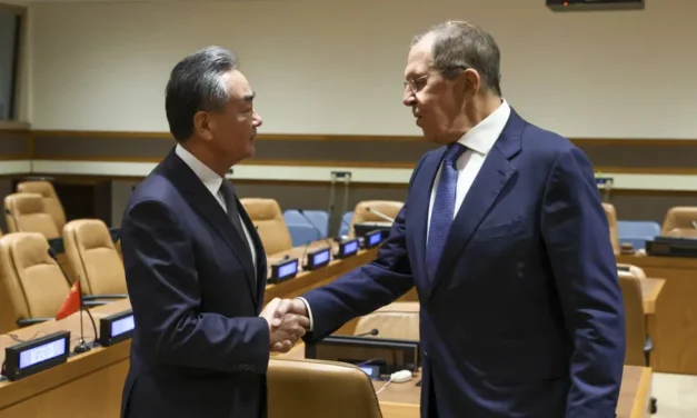 Irão/ Chefes da diplomacia chinesa e russa pedem “cessar-fogo imediato” no Médio Oriente