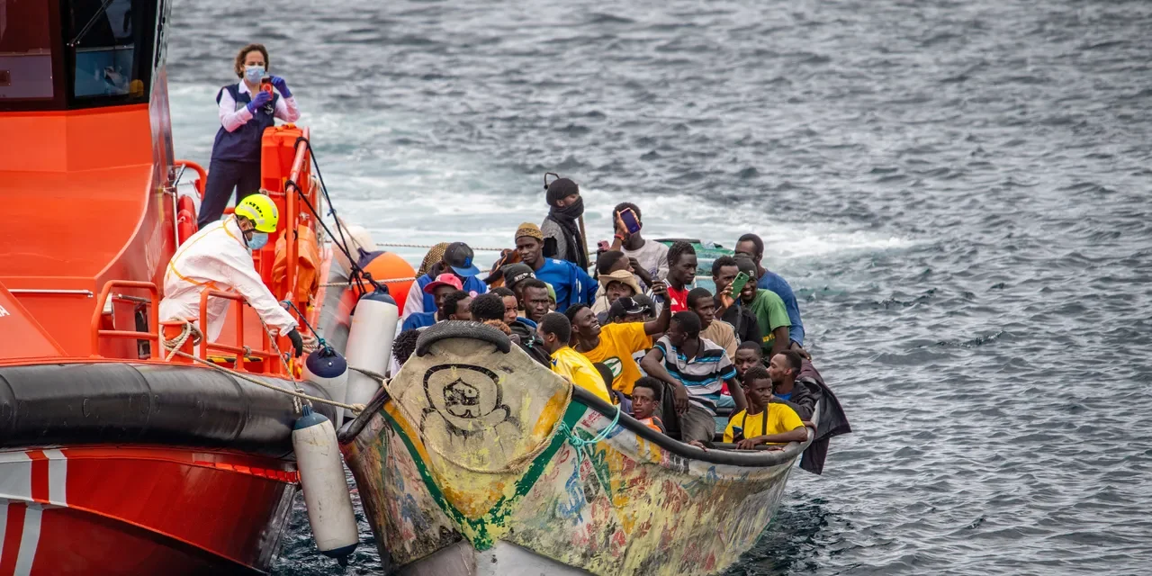 Espanha/Autoridades marítimas  resgatam 136 pessoas ao largo das Canárias