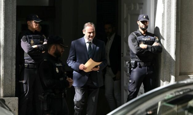 Espanha/Caso Koldo: Supremo da Espanha inicia julgamento de ex-ministro, assessor e empresário em suposto esquema de corrupção