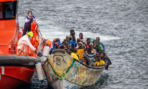 Espanha/Autoridades marítimas  resgatam 136 pessoas ao largo das Canárias