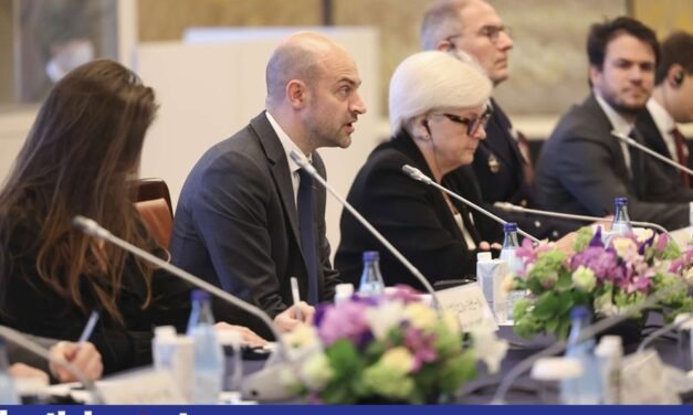 França/Governo critica e adverte para atitude belicista de Donald Trump