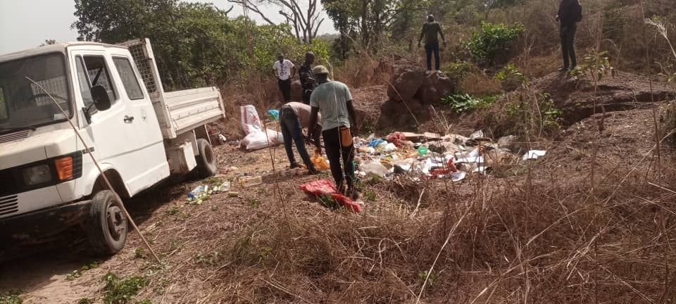 Regiões/Delegacia Regional de Comércio de Biombo incinera cerca de duas toneladas de produtos fora de prazo