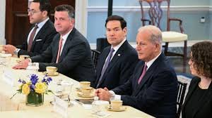 Médio Oriente/Israel e Líbano iniciam negociações diretas inéditas em décadas sob pressão no Oriente Médio